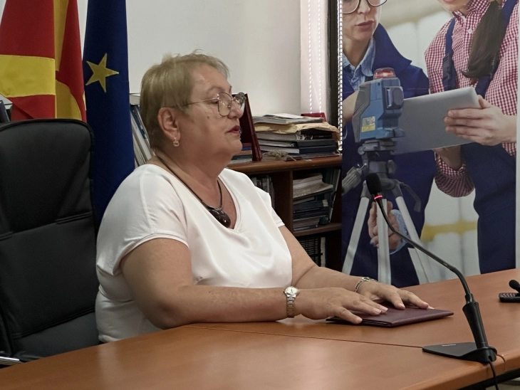 Јаневска: Учебниците се веќе дистрибуирани, со оптимизацијата на училиштата не е отпуштен ниеден наставник вработен на неопределно време