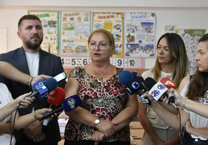 Министерката Јаневска во посета на ОУ „Љубен Лапе“ во Аеродром