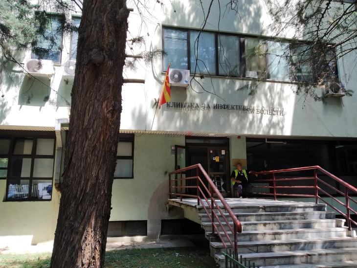 На Инфективната клиника има 12 пациенти со западнонилска треска, од кои три се на интензивна нега и на кислородна поддршка