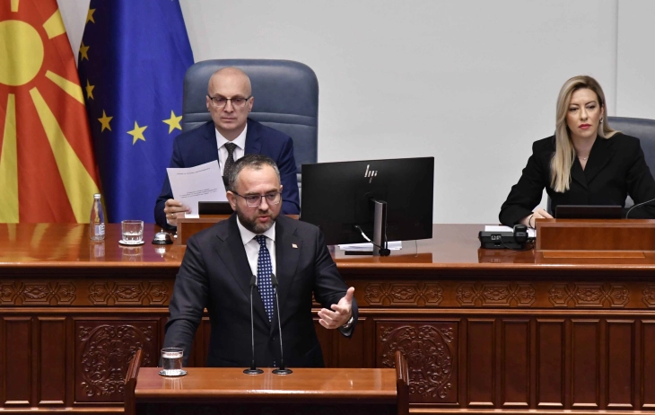 Тошковски: Законот важи за сите исто, МВР не постапува по етнички предзнак
