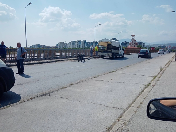 Мостот „Близнак“ два часа со посебен режим на сообраќај поради санација на заштитната пешачка ограда
