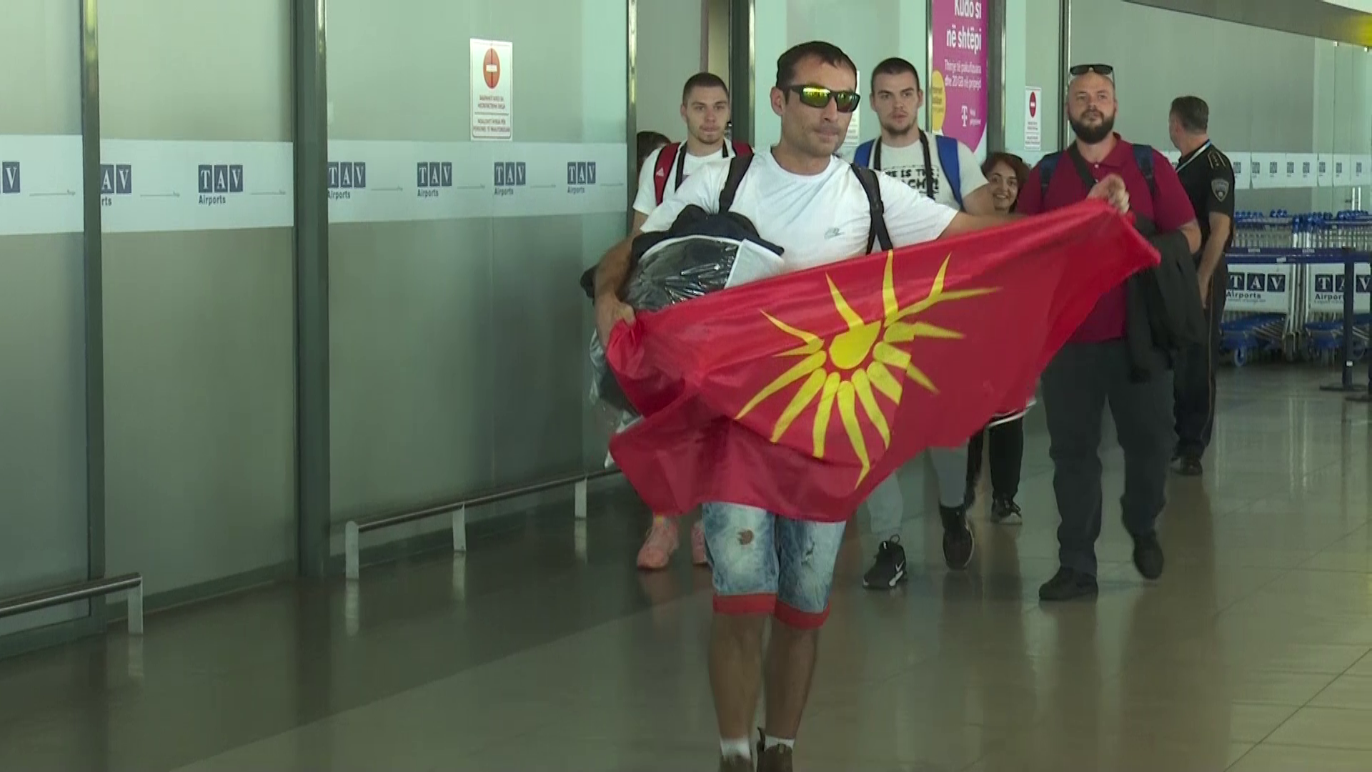 Македонските државјани со авион на „Ер Србија“ се вратија од Израел