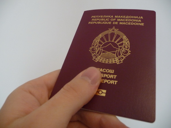 Албанската опозиција ќе гласа за Законот за пасоши