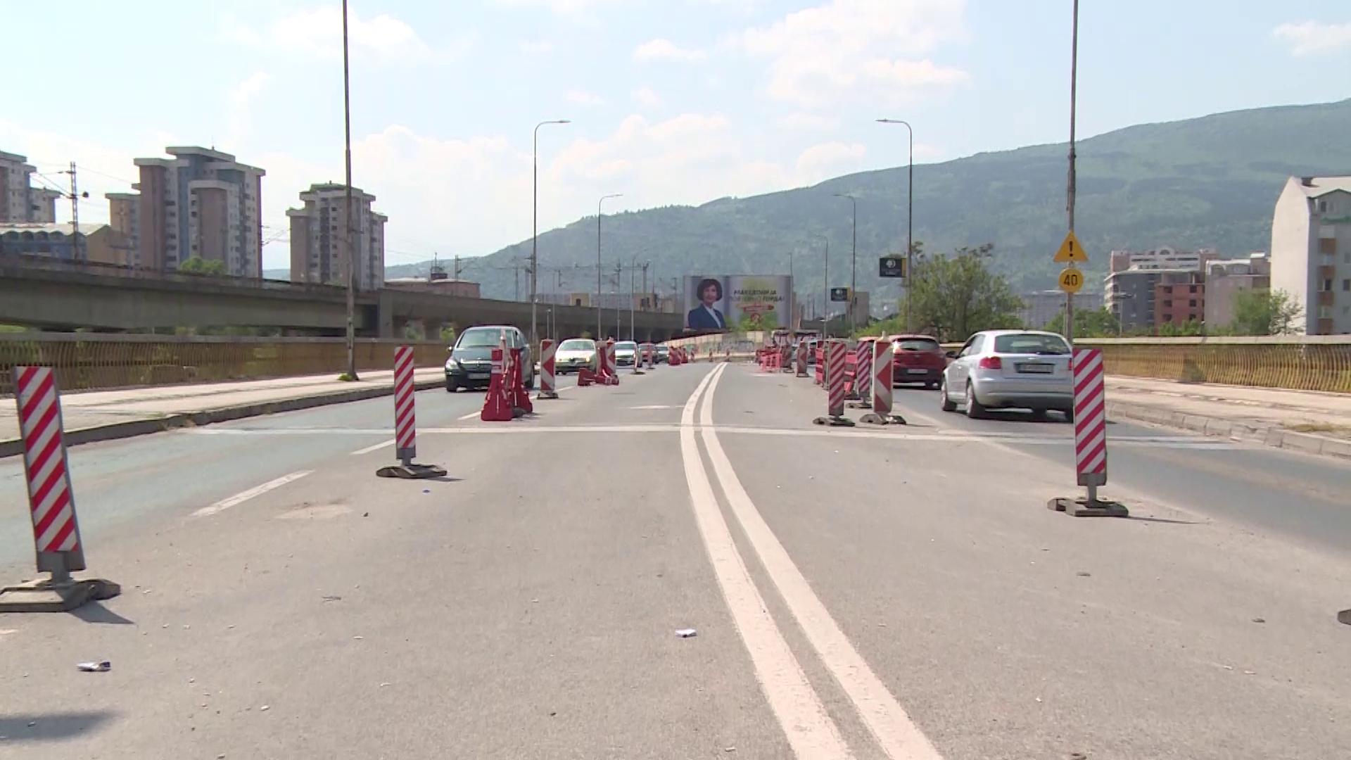 И по безмалку една година од пожарот, мостот Беласица нецелосно прооден за сообраќај